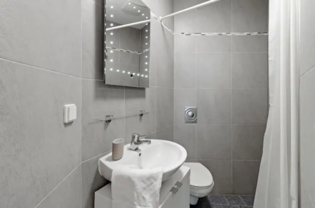 2 Minutes To Metro I Rooftop Apartment I Designer Vienna Austria