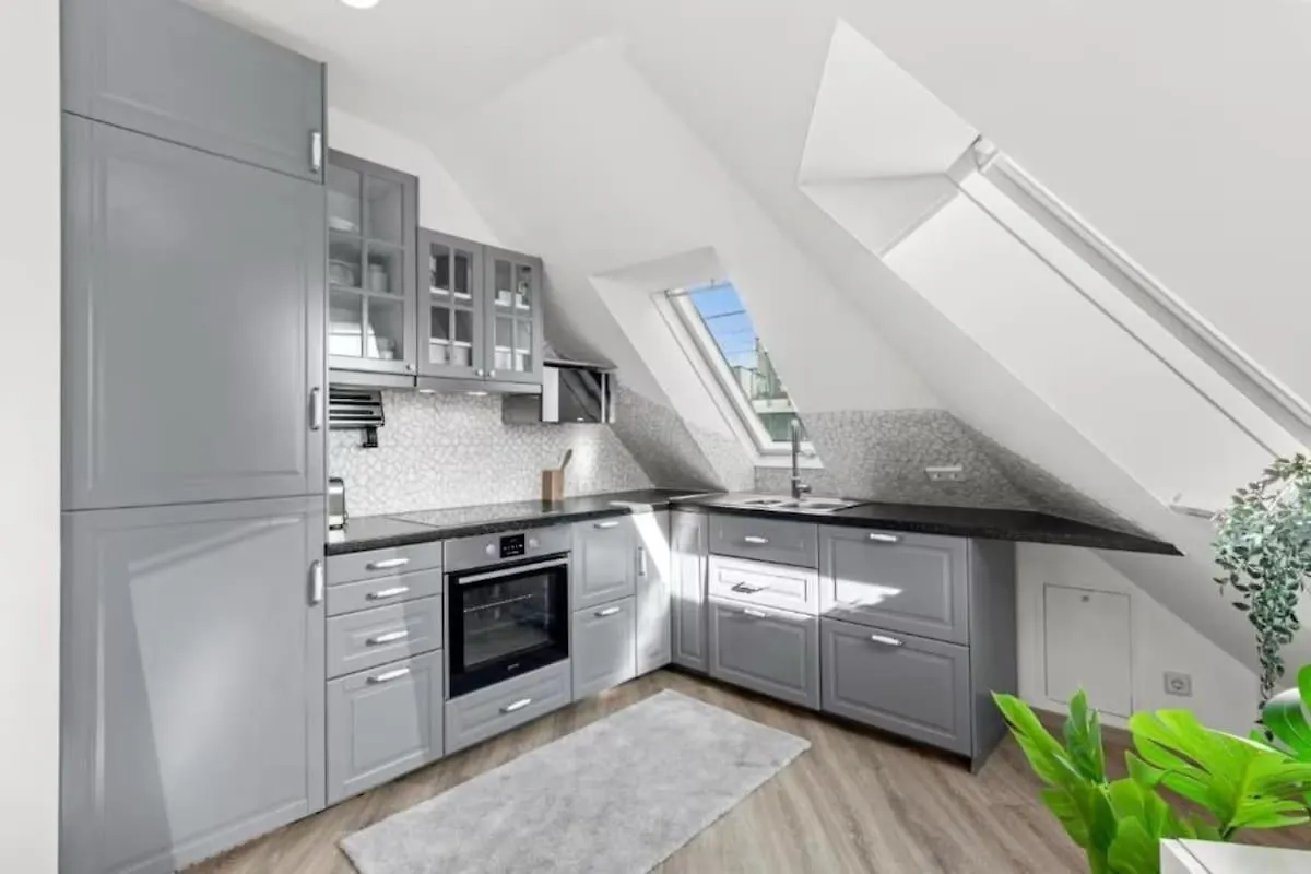 2 Minutes To Metro I Rooftop Apartment I Designer Vienna Austria