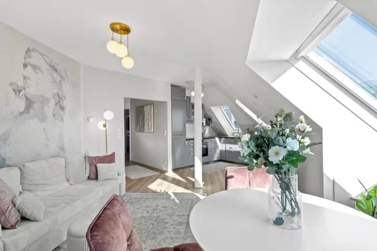 2 Minutes To Metro I Rooftop Apartment I Designer Vienna