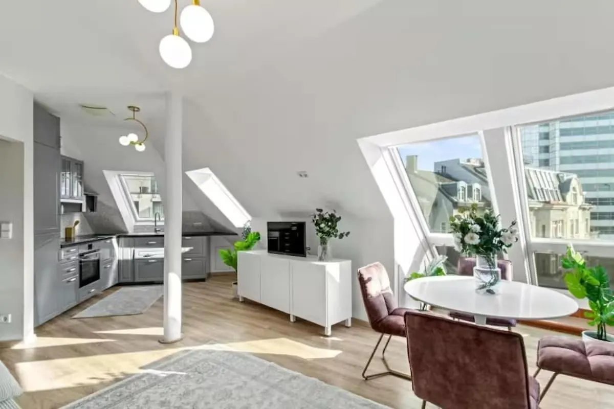 2 Minutes To Metro I Rooftop Apartment I Designer Vienna Austria