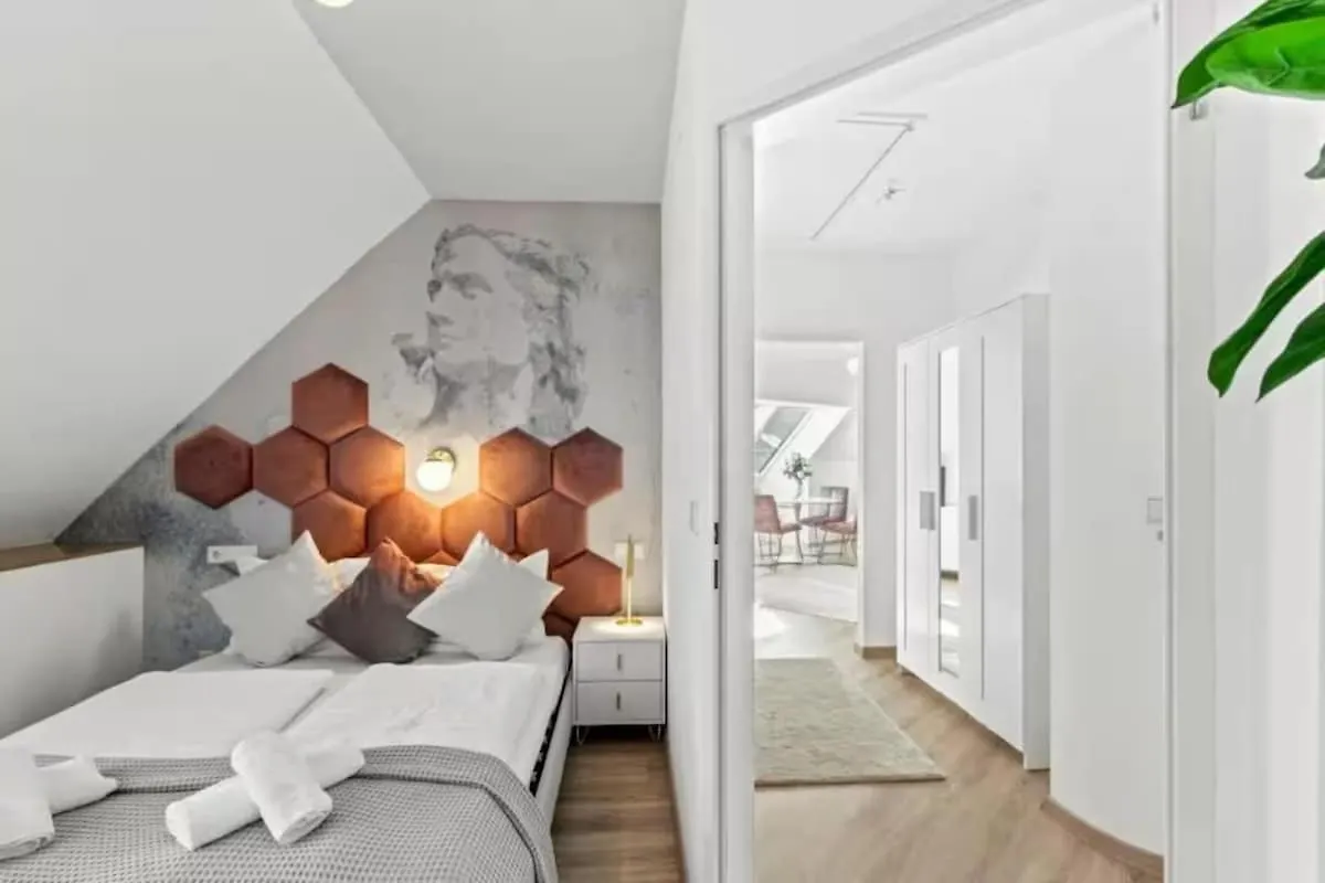 2 Minutes To Metro I Rooftop Apartment I Designer Vienna 0*,  Austria