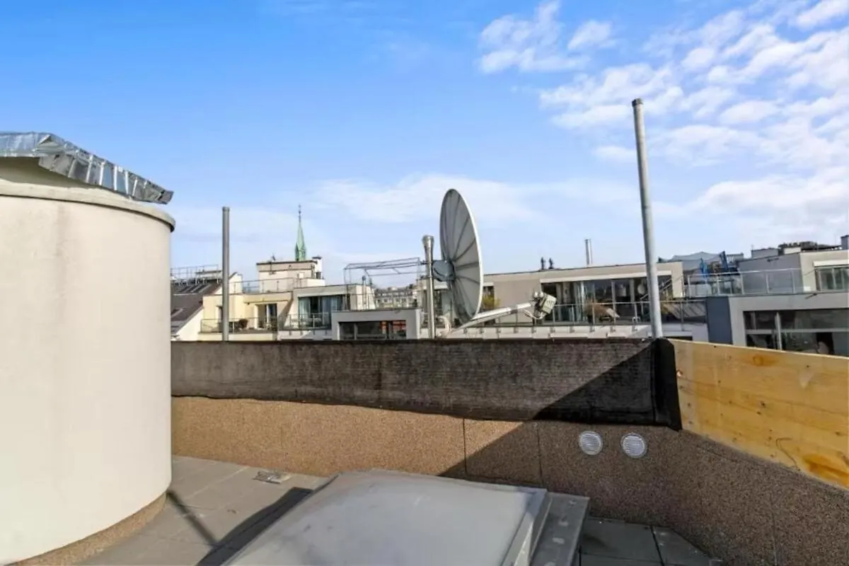 2 Minutes To Metro I Rooftop Apartment I Designer Vídeň